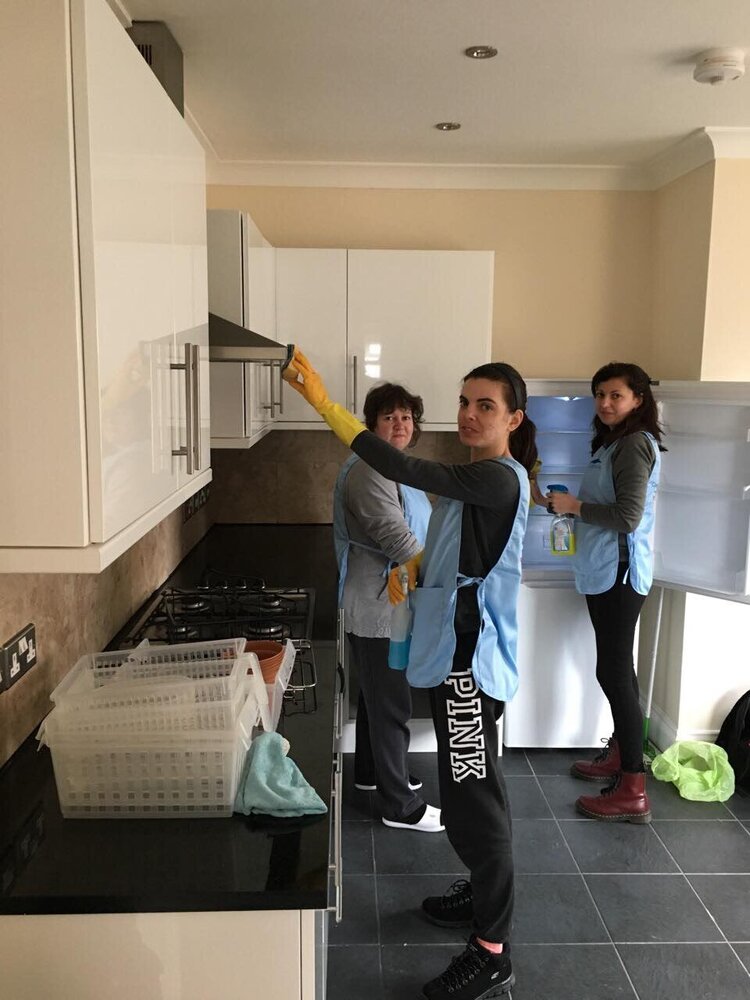 Reputed End of Tenancy services in London provide trained cleaning professionals